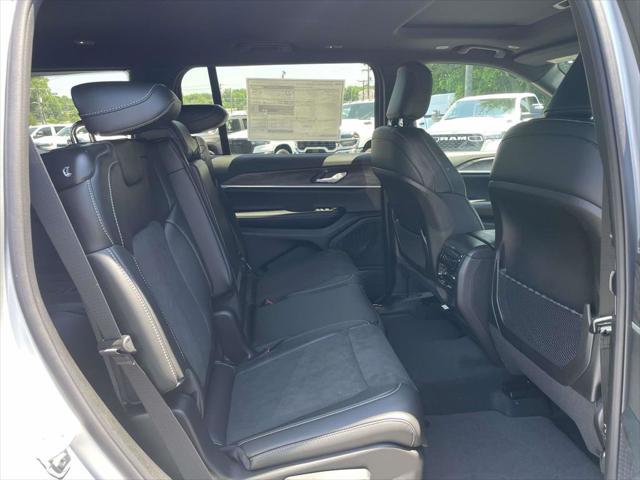 2026 Jeep Grand Cherokee L Altitude 4x4