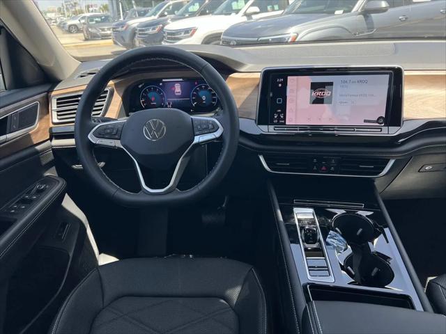 2026 Volkswagen Atlas SE with Technology