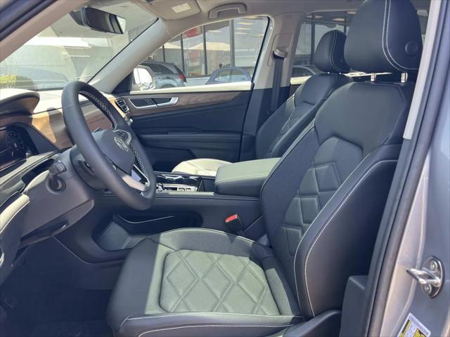 2026 Volkswagen Atlas SE with Technology