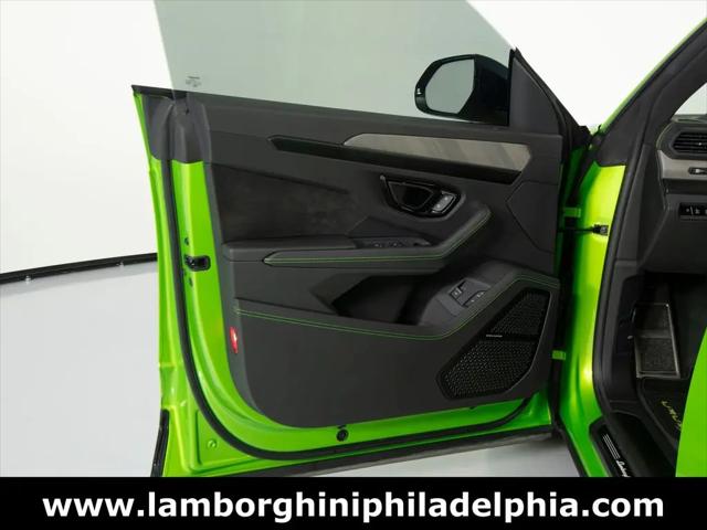 2023 Lamborghini Urus S