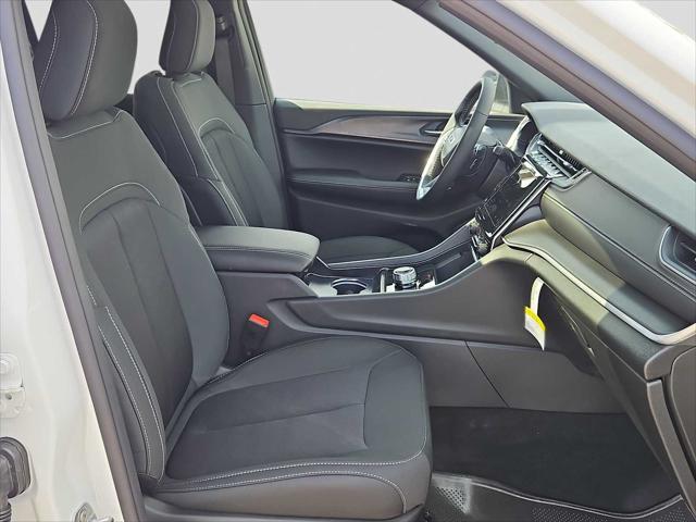 2026 Jeep Grand Cherokee Altitude 4x4