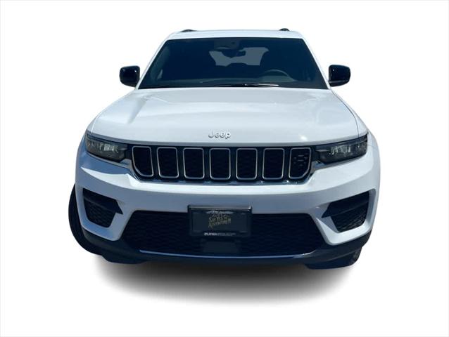 2026 Jeep Grand Cherokee Laredo 4x4