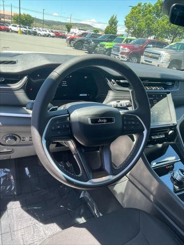 2026 Jeep Grand Cherokee Laredo 4x4