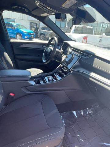 2026 Jeep Grand Cherokee Laredo 4x4