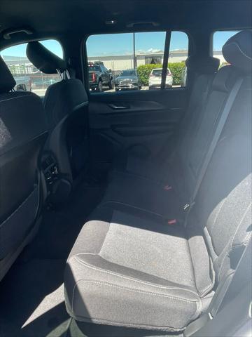 2026 Jeep Grand Cherokee Laredo 4x4