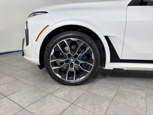 2025 BMW X7 M60i