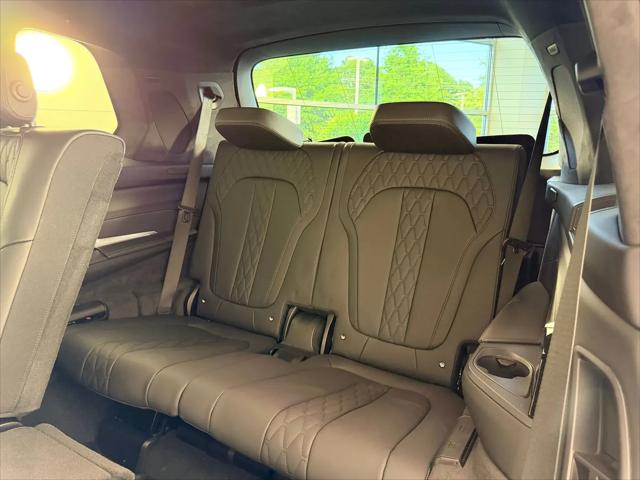 2025 BMW X7 M60i