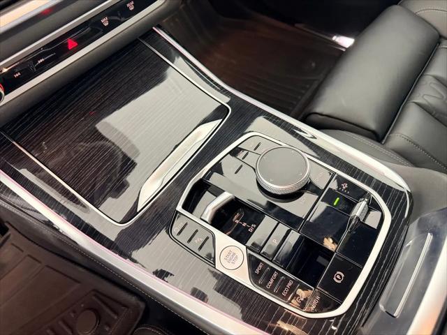 2025 BMW X7 M60i