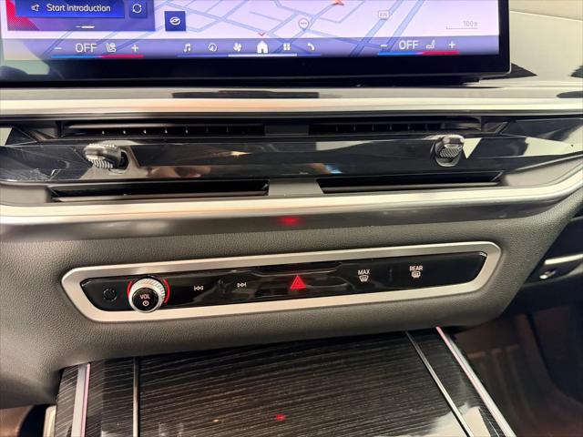 2025 BMW X7 M60i