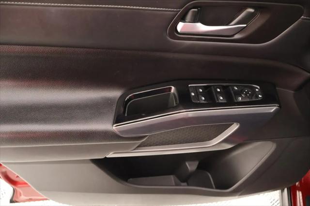 2023 Nissan Pathfinder SL FWD