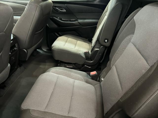 2023 Chevrolet Traverse AWD LT Cloth
