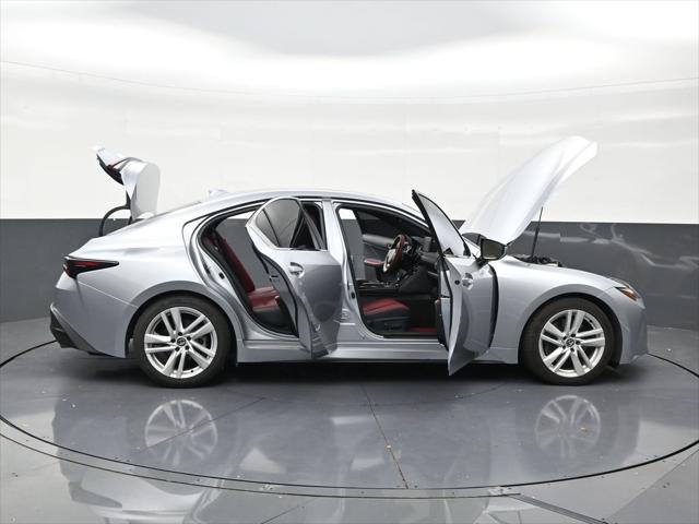 2023 Lexus IS 300 300