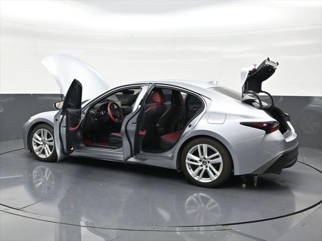 2023 Lexus IS 300 300
