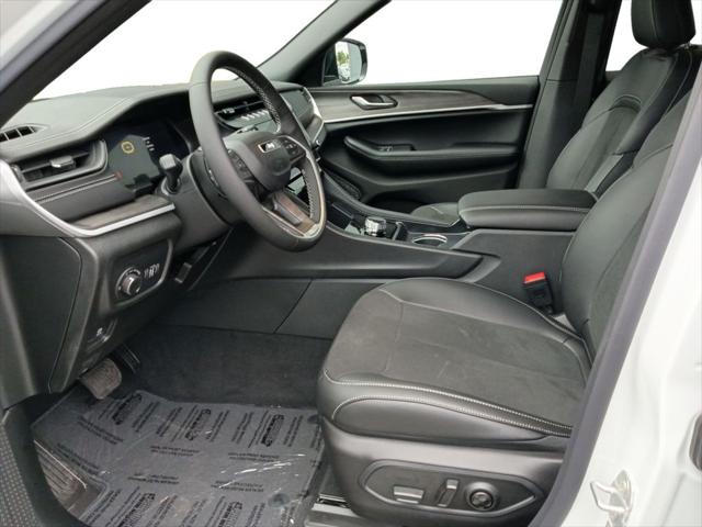 2026 Jeep Grand Cherokee L Altitude 4x2