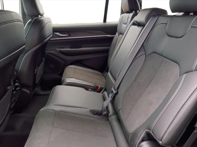 2026 Jeep Grand Cherokee L Altitude 4x2