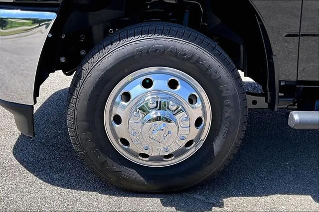 2026 Ram 3500 Tradesman Crew Cab 4x4 8' Box