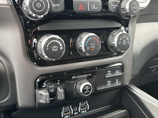 2026 Ram 1500 Express Crew Cab 4x4 5'7" Box