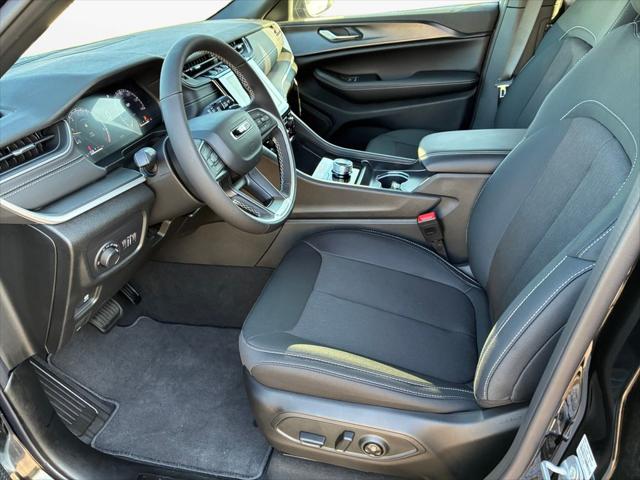 2026 Jeep Grand Cherokee L Altitude 4x2