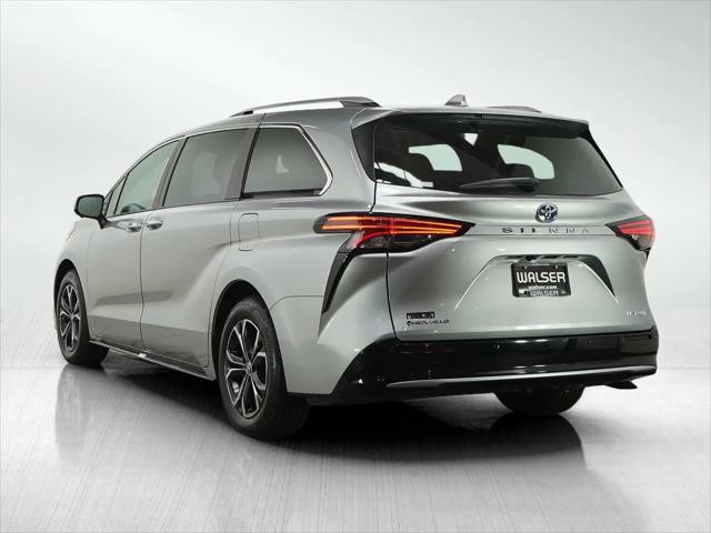 2025 Toyota Sienna Platinum