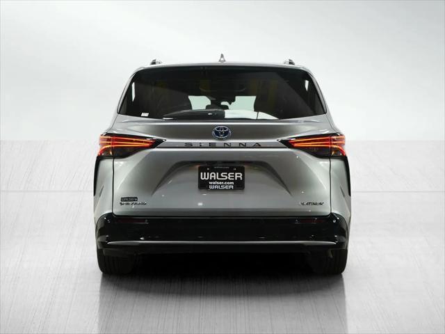 2025 Toyota Sienna Platinum