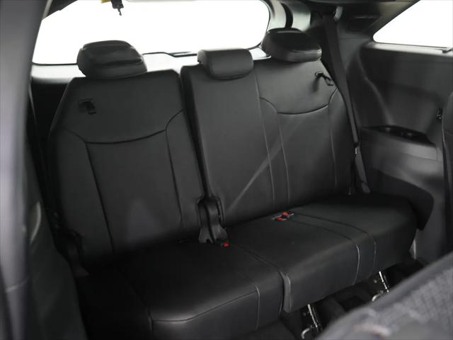 2025 Toyota Sienna Platinum