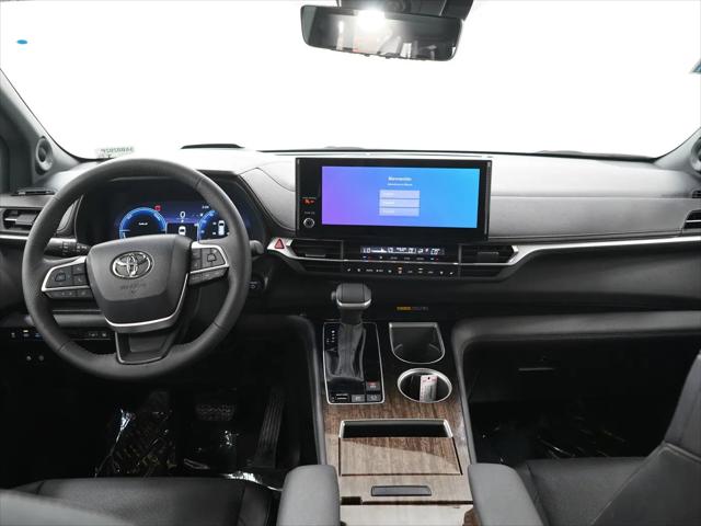 2025 Toyota Sienna Platinum