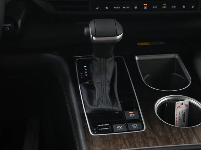 2025 Toyota Sienna Platinum
