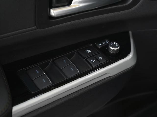 2025 Toyota Sienna Platinum