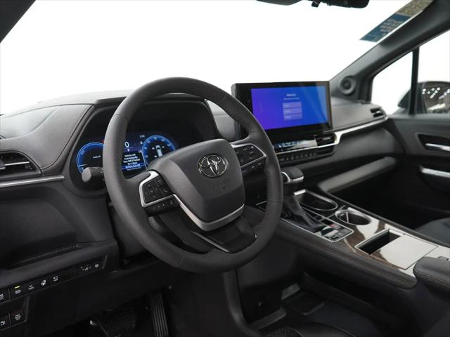 2025 Toyota Sienna Platinum