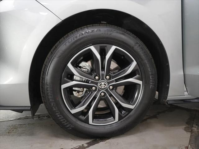 2025 Toyota Sienna Platinum