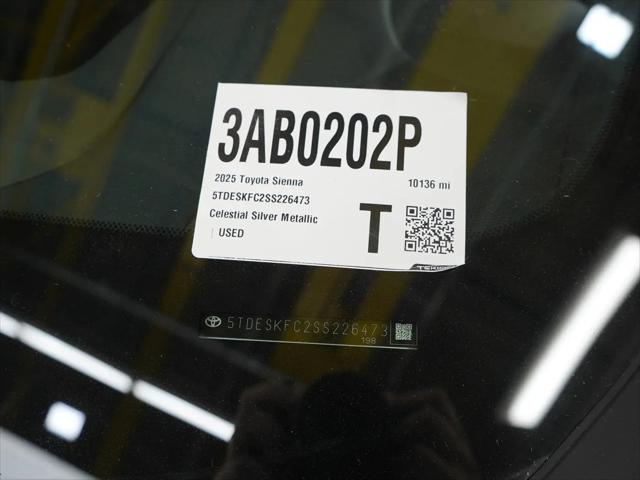 2025 Toyota Sienna Platinum