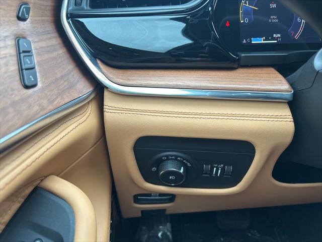 2026 Jeep Grand Cherokee L Summit 4x4