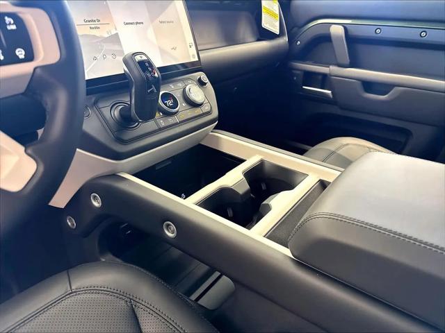 2026 Land Rover Defender P400 X-Dynamic SE