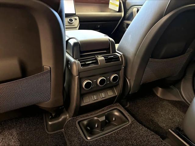 2026 Land Rover Defender P400 X-Dynamic SE
