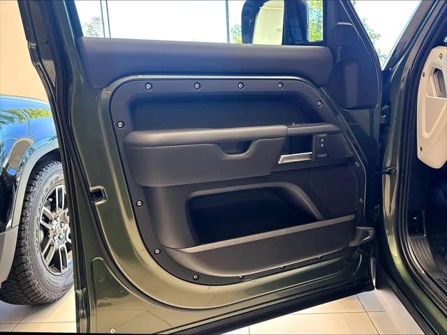 2026 Land Rover Defender P400 X-Dynamic SE