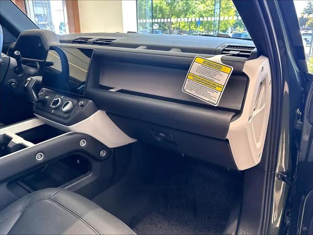 2026 Land Rover Defender P400 X-Dynamic SE