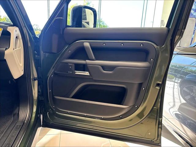 2026 Land Rover Defender P400 X-Dynamic SE