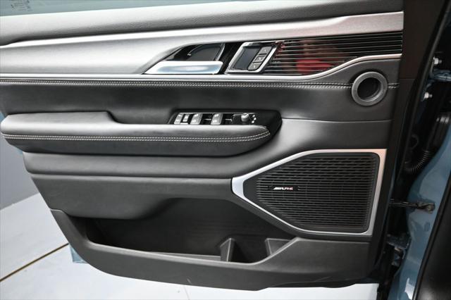 2026 Jeep Grand Wagoneer 4x2