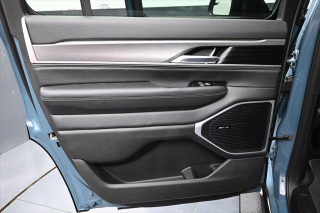 2026 Jeep Grand Wagoneer 4x2