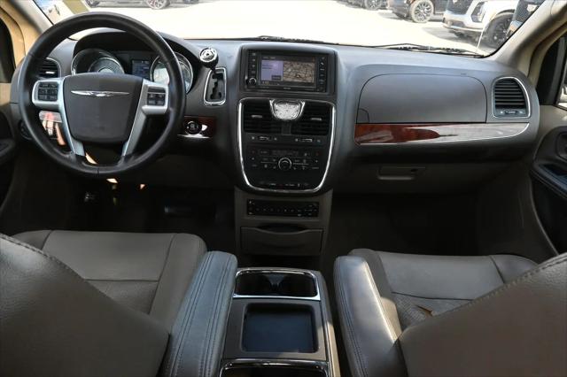 2012 Chrysler Town & Country Touring-L