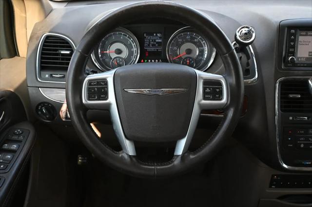 2012 Chrysler Town & Country Touring-L