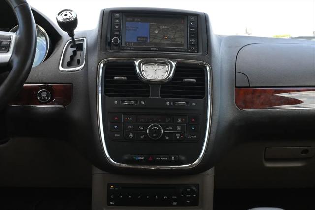 2012 Chrysler Town & Country Touring-L