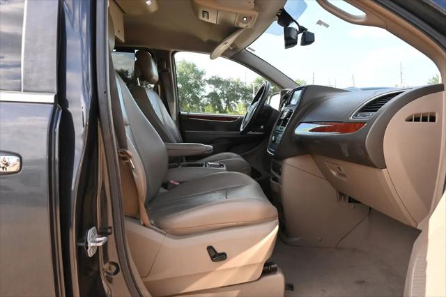 2012 Chrysler Town & Country Touring-L