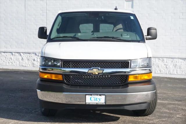 2026 Chevrolet Express Passenger 3500 Extended Wheelbase, LT, RWD