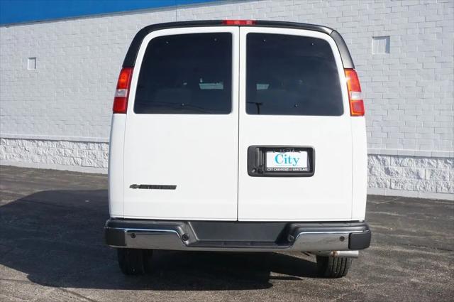 2026 Chevrolet Express Passenger 3500 Extended Wheelbase, LT, RWD