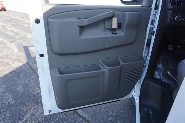 2026 Chevrolet Express Passenger 3500 Extended Wheelbase, LT, RWD