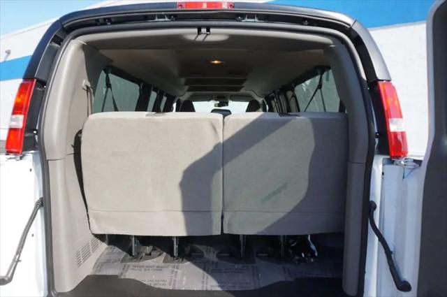 2026 Chevrolet Express Passenger 3500 Extended Wheelbase, LT, RWD