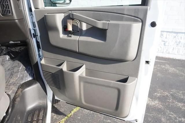 2026 Chevrolet Express Passenger 3500 Extended Wheelbase, LT, RWD