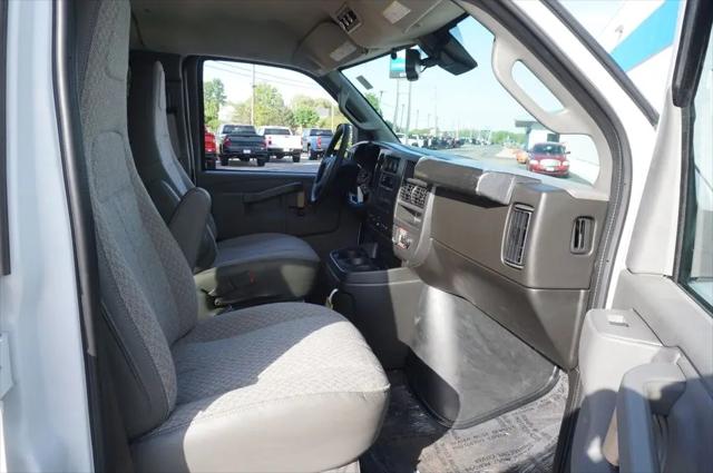 2026 Chevrolet Express Passenger 3500 Extended Wheelbase, LT, RWD