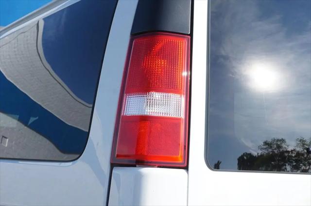 2026 Chevrolet Express Passenger 3500 Extended Wheelbase, LT, RWD